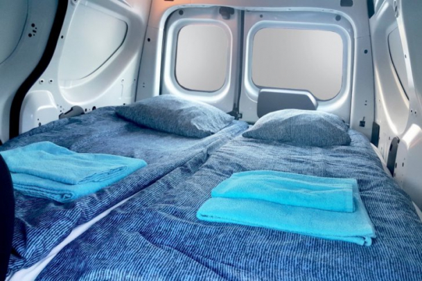 Cum arată Dacia Logan Mini Camper, maşina în care te poţi muta cu familia