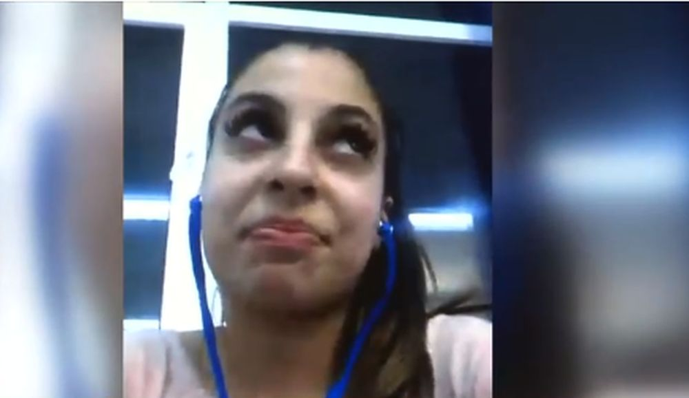 O tânără de doar 19 ani s-a dus la spital cu o durere de cap, iar diagnosticul medicilor i-au schimbat radical viața! Andreea are nevoie de sânge