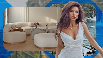 Cum arată casa cu etaj a Valeriei Lungu. Influencerița a ales o canapea cu totul atipică pentru living