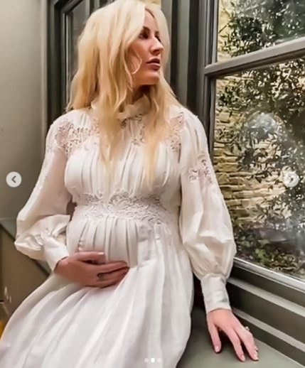 Ellie Goulding a dezvăluit că este însărcinată în 8 luni: “Am aflat sexul bebelușului”. Artista și soțul ei, Caspar Jopling, sunt nerăbdători pentru ziua cea mare