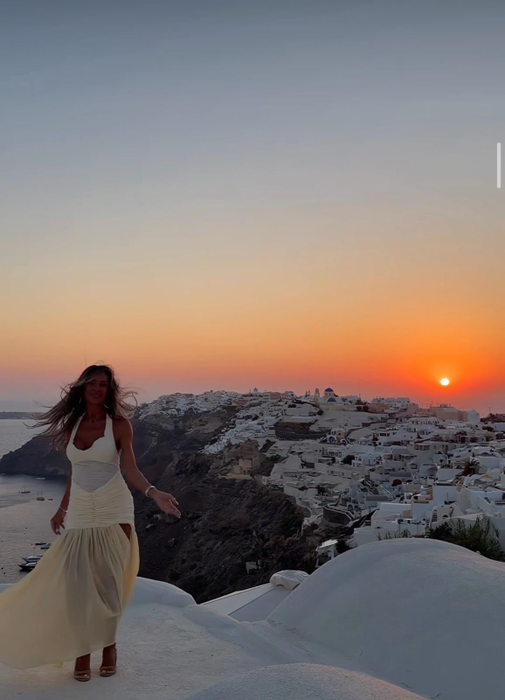 Diana Munteanu a dat România pe Santorini. Imagini spectaculoase din escapada în Grecia
