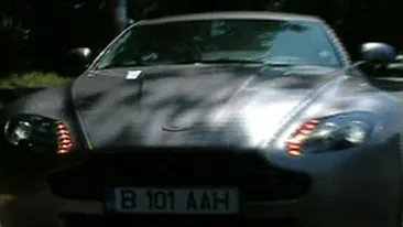 Adina Alberts are masina de 100.000 euro! Stateam la semafor si unii au venit si au pupat-o