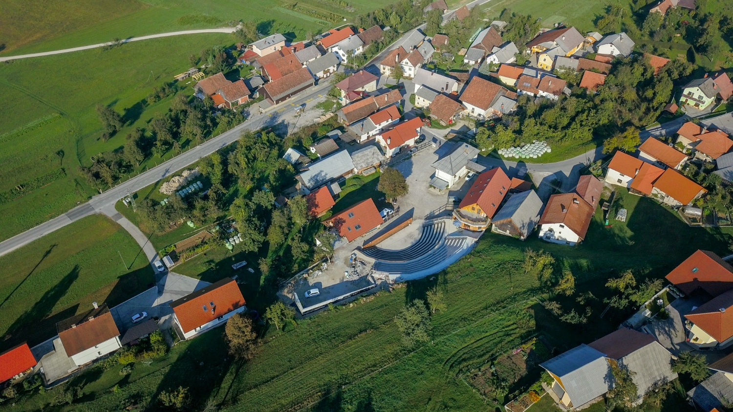 Localitatea din România unde casele se vând la prețul unei mașini! Cât trebuie să scoți din buzunar