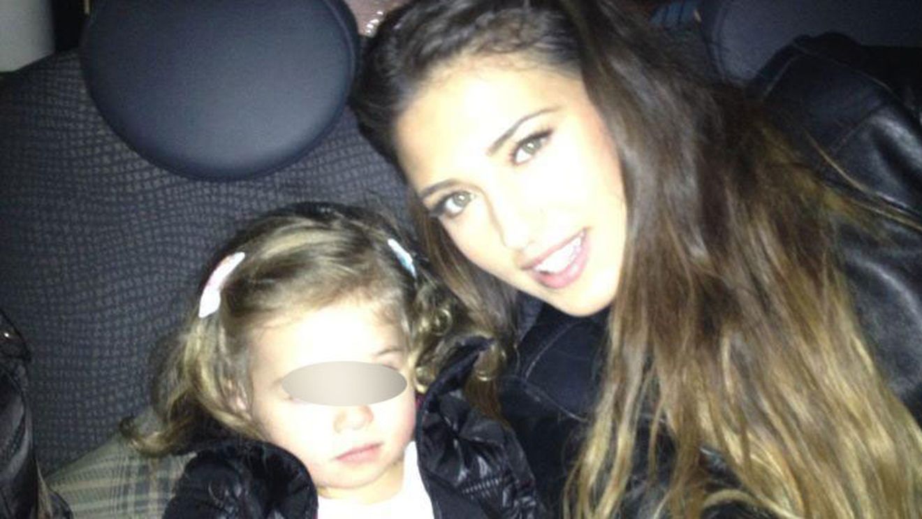 Antonia e din nou alaturi de fetita ei! A luat-o si la concert! Vezi imagini exclusive cu Maya in bratele mamei sale!