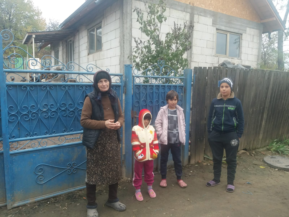 Străbunica a refuzat în ruptul capului să-i dea pe copii în plasament, după ce, pentru părinți și bunici, deveniseră o povară prea mare