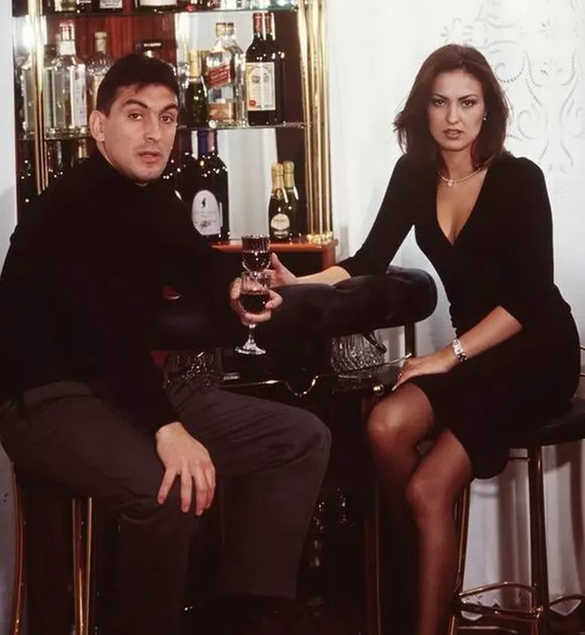 Ea este Letiția, mama lui Toto! Ilie Dumitrescu și-a părăsit prima soție de dragul Letiției, copia fidelă a Monicăi Bellucci