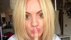 Dezmat total! Alexandra Stan, show EROTIC la balconul blocului in care locuieste in L.A! A aratat TOT fara nicio urma de rusine