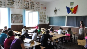 Când se întorc elevii la şcoală după Sărbători? Iată cum au fost programate tezele