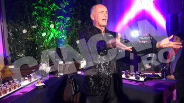 Singurul profesor de parfum din lume! Isi creeaza esente doar pentru el si are un parfum din care nu exista decat 25 de sticlute