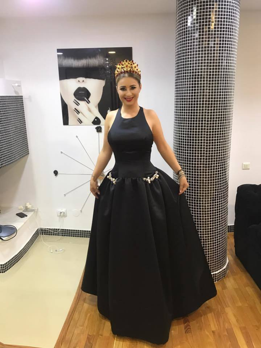 ANDREEA TONCIU i-a rupt turta feţei ei, REBECCA! Bruneta a făcut furori cu rochia aleasă, dar nici ANAMARIA PRODAN nu s-a lăsat mai prejos!