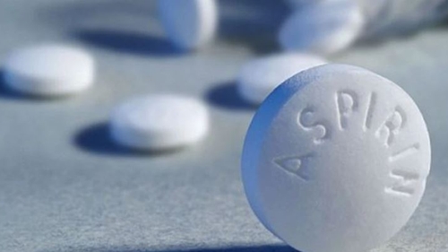 Aspirina, înainte sau după vaccinare, interzisă! Avertismentul unui repurtat medic cardiolog român: “Nu ajută cu nimic, face rău”