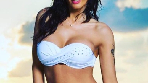 Oana Zăvoranu i-a înnebunit pe bărbați! S-a pozat provocator într-un costum de baie minuscul