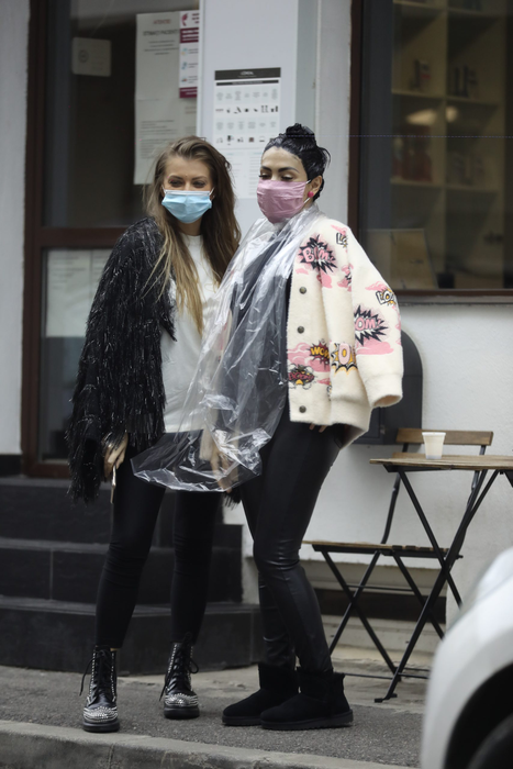 Andreea Mantea, ședință foto trăsnită, în fața coaforului