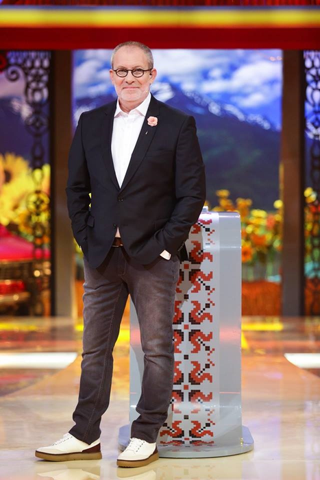 Soția lui Florin Busuioc a plecat de urgență spre Craiova. Ce s-a întâmplat în curtea spitalului în care e internat prezentatorul TV
