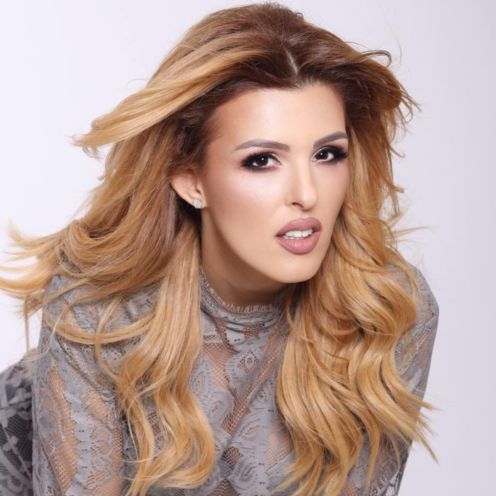 Diana Bișinicu ar fi divorțat în mare secret! Cântăreața a devenit soția lui Cătălin Andrieş în urmă cu aproape 9 ani, iar Gabriela Cristea și Marcel Toader le-au fost nași