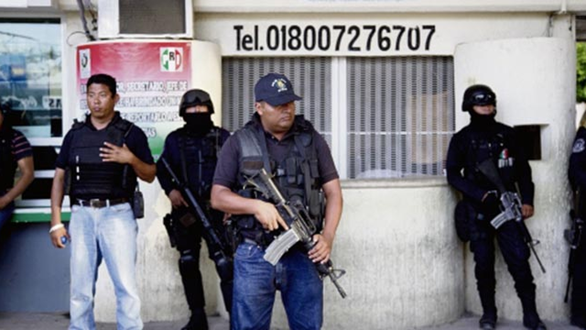 Parlamentul statului Guerrero din Mexic a fost incendiat, dupa disparitia a 43 de studenţi