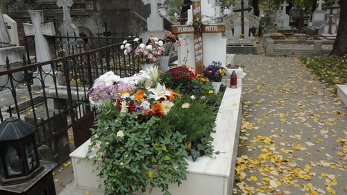 Mormantul maestrului Florian Pittis este unul din cele mai ingrijite din cimitirul Bellu!