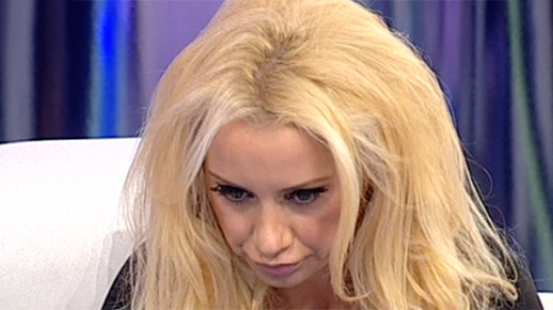 Clipe de COSMAR pentru Simona Trasca: "Imi vine sa ma dau cu capul de pereti". Ce a patit blonda