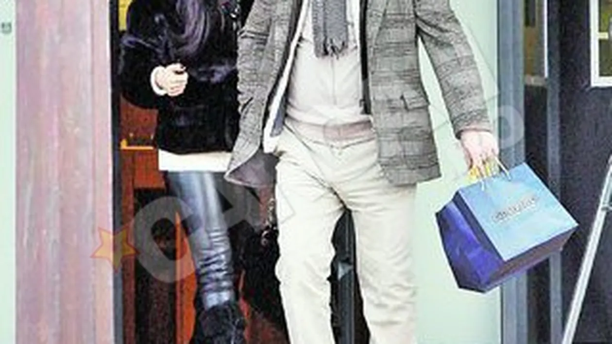 Primarul Vanghelie, bagat la cheltuieli de Oana Mizil! Doua ceasuri, 18.000 de euro