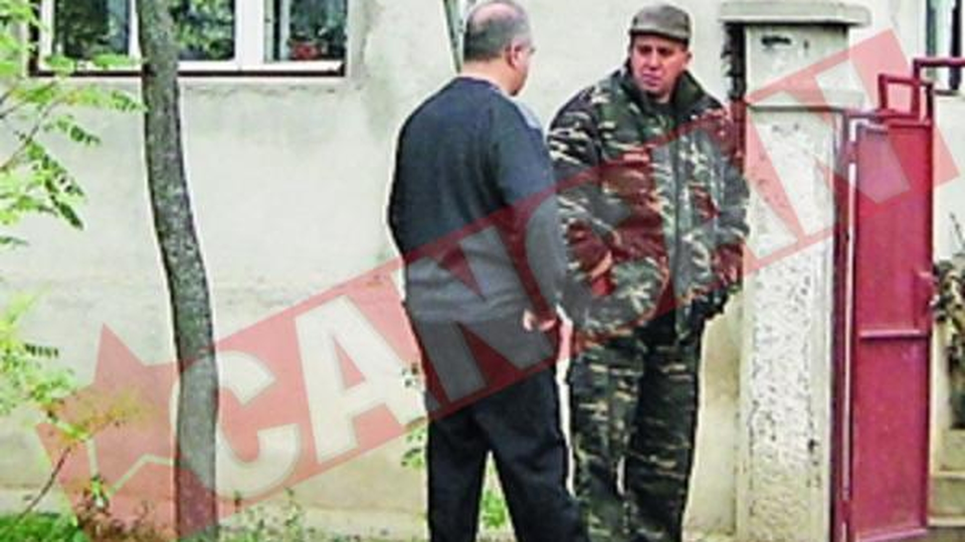 Ginerele care si-a ucis soacra in beci, aparat de o armata de avocati