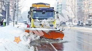 Peste 300 de utilaje au scos asfaltul la lumina! Capitala, deszapezita peste noapte
