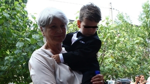 Desi nu este dorit in familie, fiului Vicai seamana izbitor cu nepotul lui Victor Piturca. Cei doi il mostenesc pe selectioner