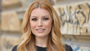 Momente grele pentru Elena Gheorghe! Artista s-a confruntat cu grave probleme de sănătate. „Două săptămâni de stat la pat”