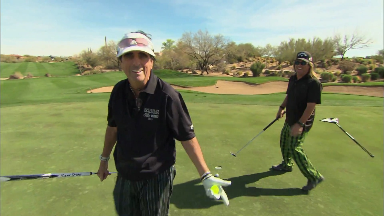 Alice Cooper a învins viciul băuturii pe terenul de golf