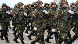 Românii din străinătate, obligați să se prezinte la centrele militare în caz de război. Ce prevede legea