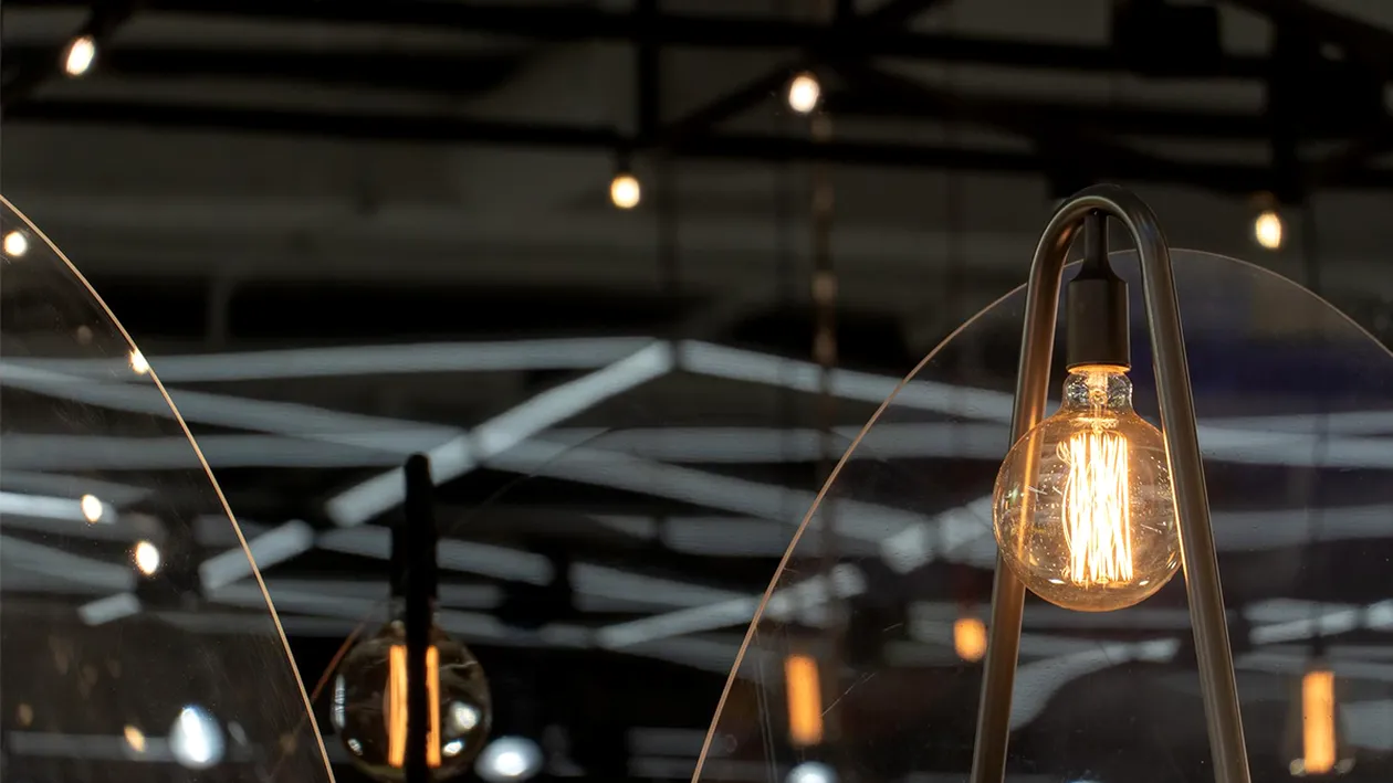 (P) Cum îți atragi clienții într-un oraș al luminilor?