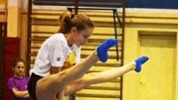 Fotografie CONTROVERSATA cu doua gimnaste! Nimeni nu le credea in stare de asa ceva