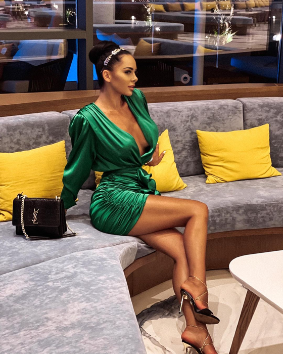 Ilona pozează ca un adevărat model/Sursă foto: Instagram.com