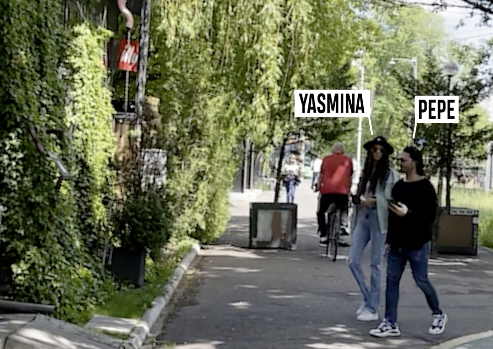 Pepe, alături de Yasmina, bruneta care l-a invitat la ziua ei