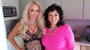 Carmen Harra vrea operaţie estetică, dar îşi aminteşte cum a fugit din spital: ”M-am internat să-mi tai nasul!”