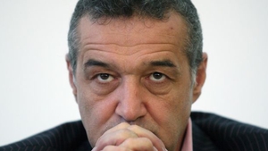 Gigi Becali, intalnire de afaceri in mijlocul strazii! Cum a aparut in Dorobanti "Latifundiarul din Pipera"