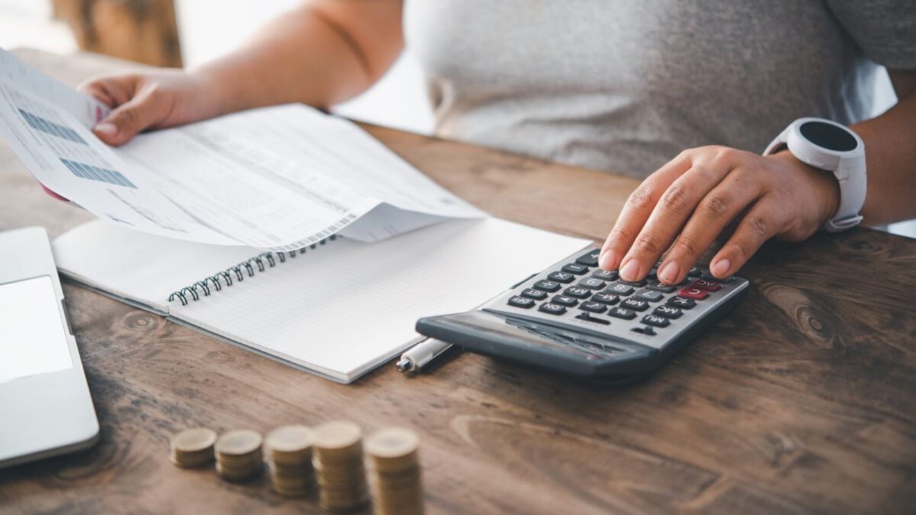 Cât câștigi la pensie în funcție de salariu, în 2026. Cum se calculează