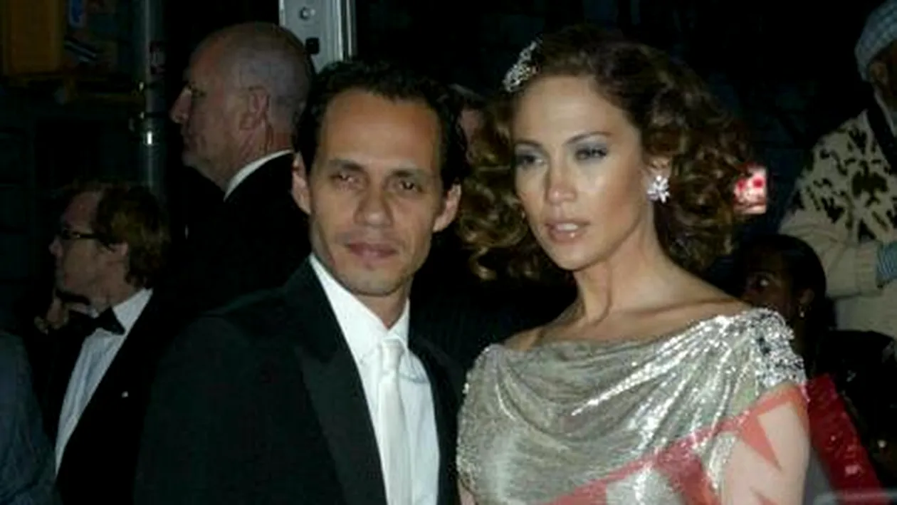 Jennifer Lopez isi spioneaza sotul in turnee
