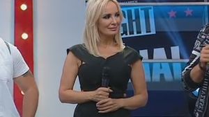 DANIELA GYORFI, apariţie hot la miezul nopţii! Toată lumea s-a uitat la picioarele cântăreţei