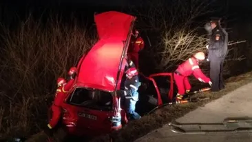 Această farsă pe care doi tineri i-au pus-o la cale unui prieten s-a transformat într-o tragedie! Ce s-a întâmplat imediat ce au decis să îi fure maşina şi s-au urcat la volan