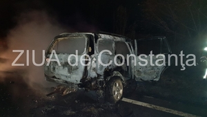 Trei persoane rănite după ce un autoturism și un microbuz s-au ciocnit, în Constanța