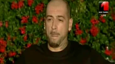 VIDEO CRBL s-a suparat pe cei care l-au criticat pe Facebook: Eu cum pot sa ma apar? Decat facand versuri! Vezi cum a improvizat pe scena RMA