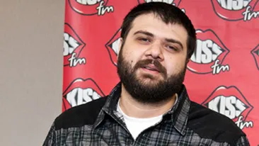 Grasu XXL: Ma uit la filmele de dragoste mai mult decat prietena mea