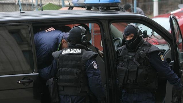 Afaceristi si interlopi, retinuti pentru camatarie si violente. Victimele era batute cu ciocanul si obligate sa munceasca in Libia