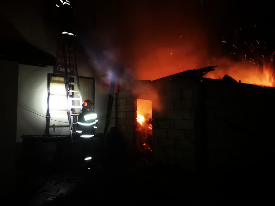 Primărie din Argeș, incendiată. Poliția este în alertă și îi caută pe autori