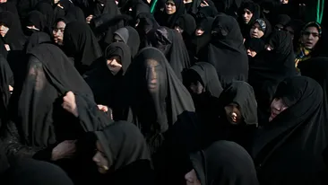 Parlamentului de la Canberra, in stare de SOC! Trei australieni purtând cagula KKK, au încearcat să intre cu forta!