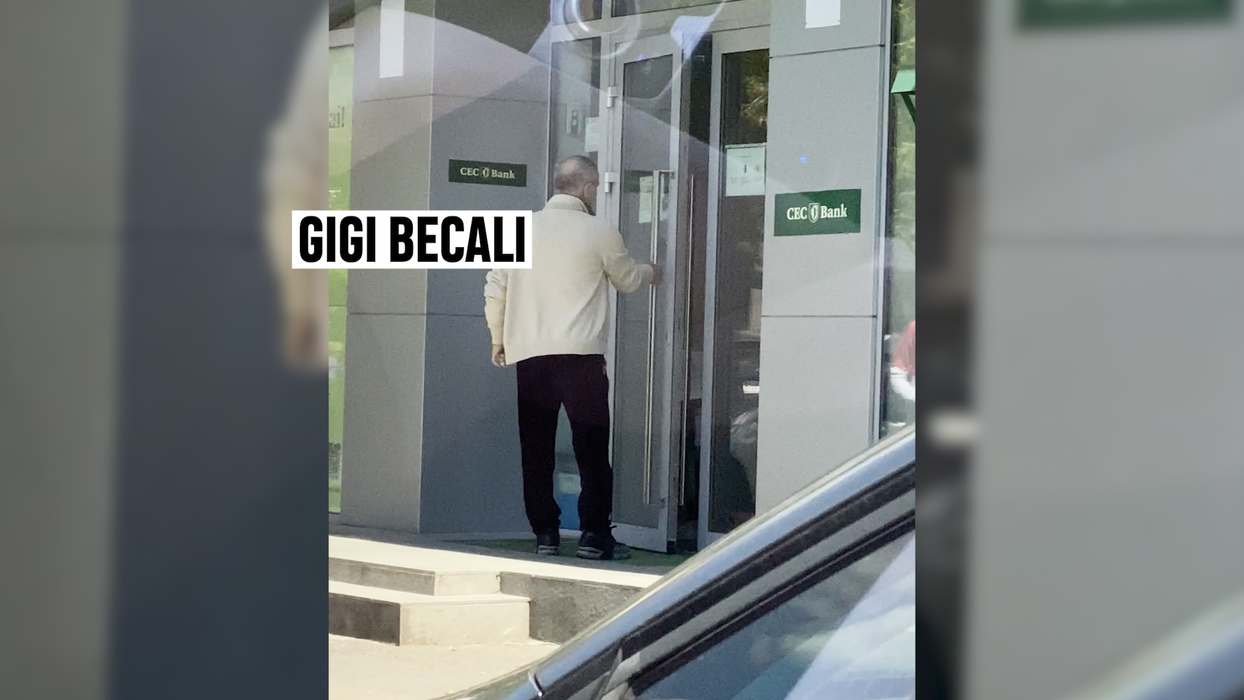 Gigi Becali intră în agenția CEC