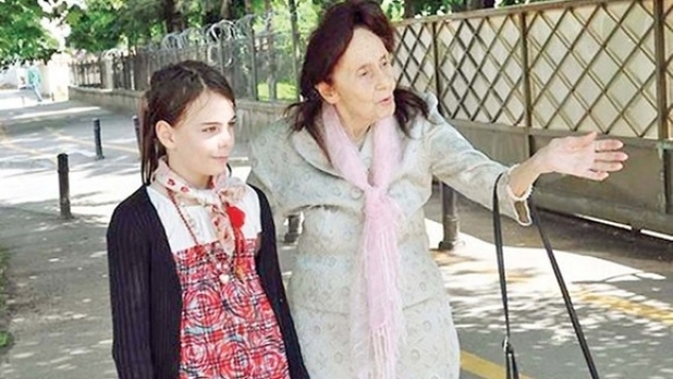 Eliza, fiica Adrianei Iliescu, este studentă la două facultăți. Cum se descurcă tânăra: "Îmi cere sfaturi..."