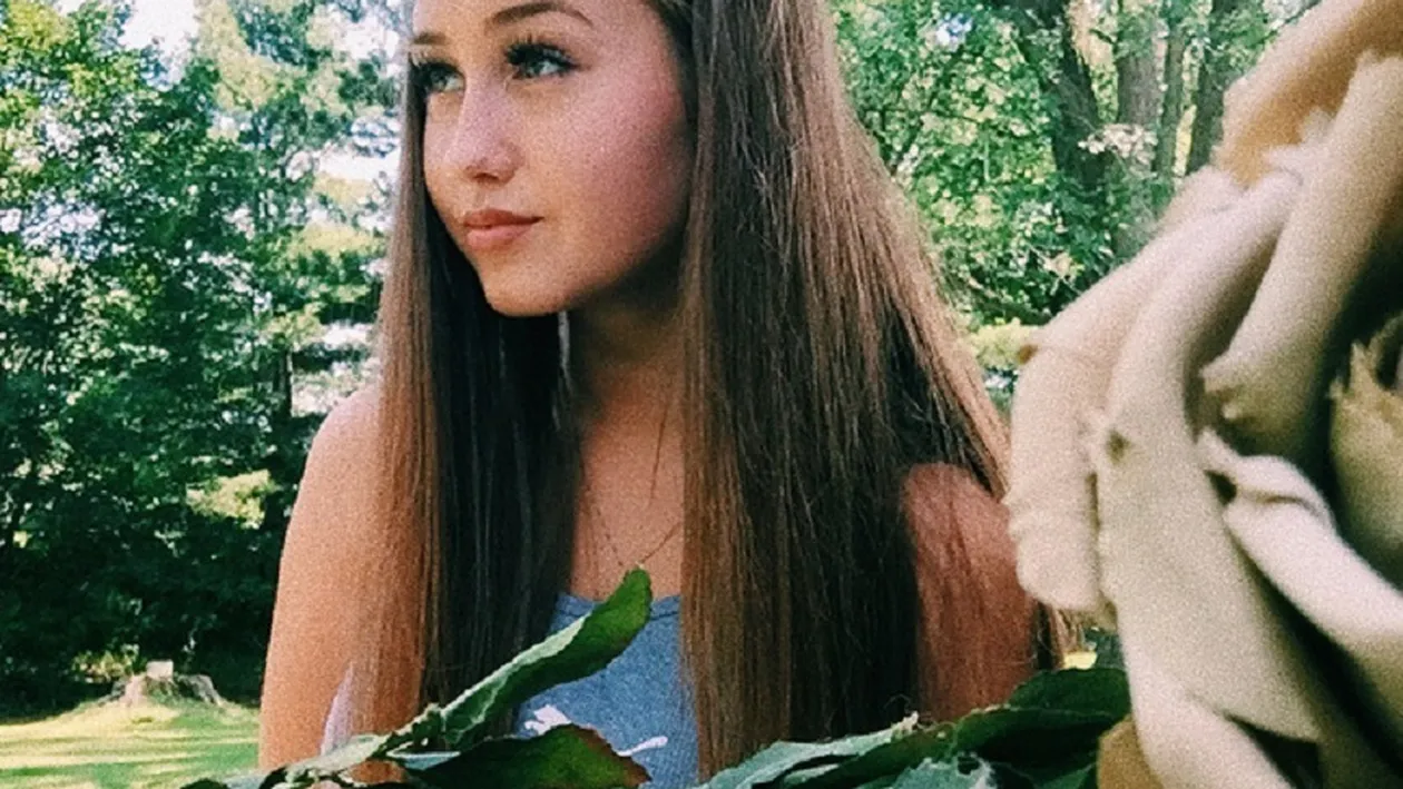 VIDEO / O vloggeriţă celebră a murit cu două săptămâni înainte de ziua ei! Mesajul familiei, după ce s-a spus că adolescenta s-a sinucis