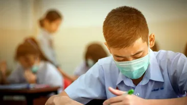 Bizarul caz al unei școli din Arad. Este încadrată în scenariul roșu, deși satul unde se află nu are niciun caz de COVID-19