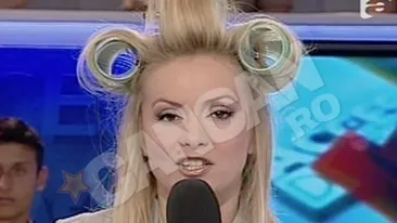 Simona Gherghe a intrat in direct cu bigudiurile in par inainte de Acces Direct!